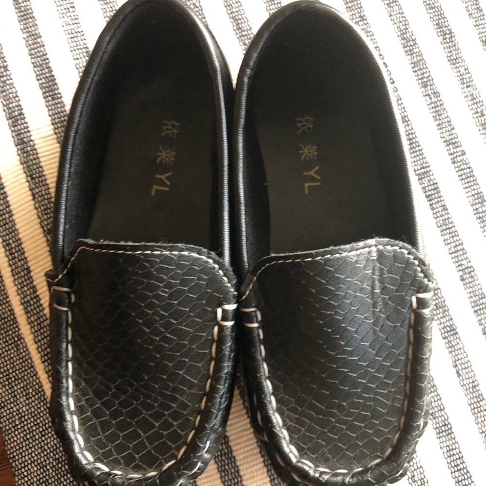 Little boy’s dress shoes